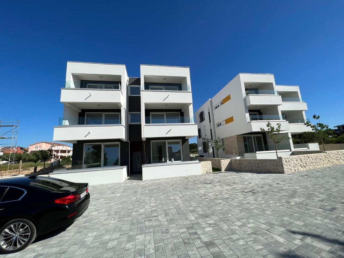 Apartment Black Pearl